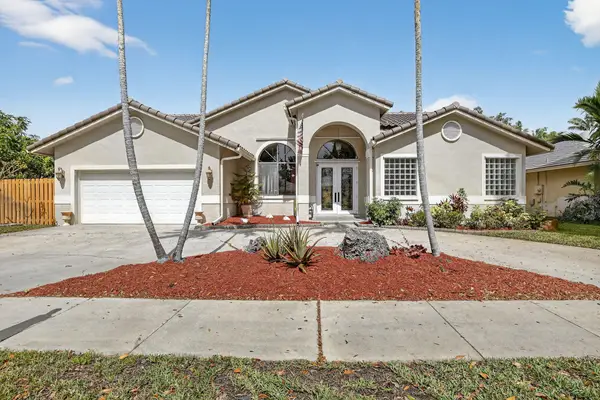 10265 SW 12th Street, Pembroke Pines, FL 33025