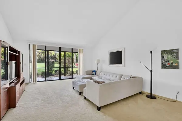 19720 Sawgrass Drive #902, Boca Raton, FL 33434