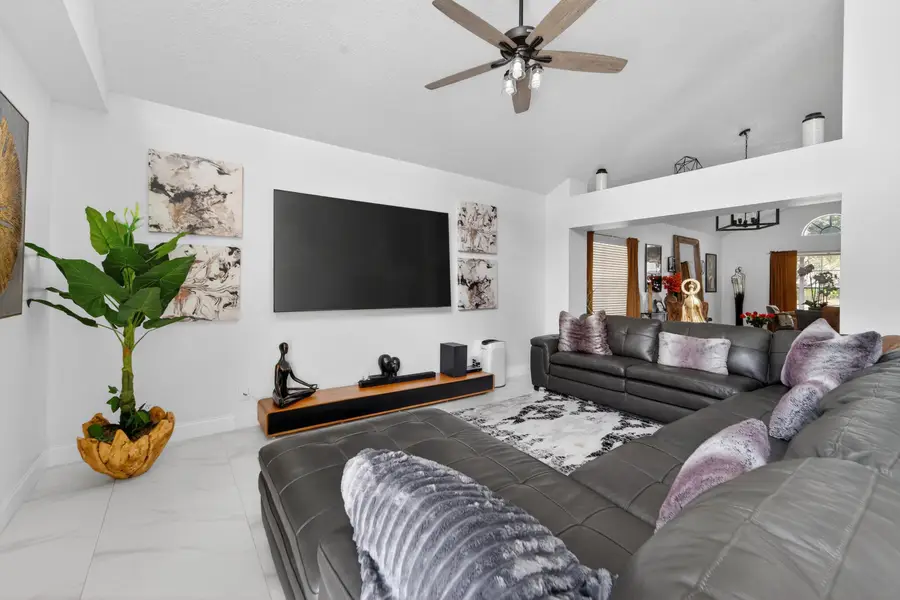 200 Trails End, West Palm Beach, FL 33413 - #3