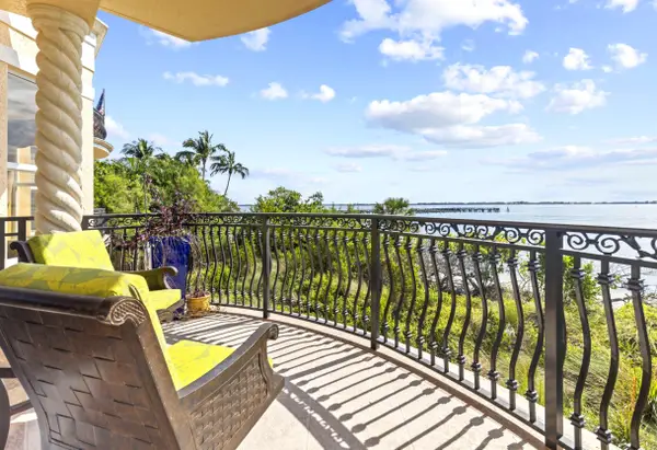 1533 NE Outrigger Landings Drive #3-205, Jensen Beach, FL 34957