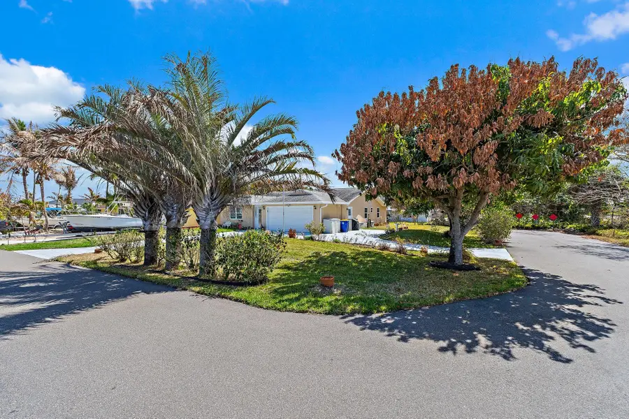 7954 SE Carlton Street E, Hobe Sound, FL 33455 - #3