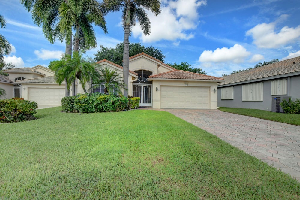 5976 Royal Club Drive, Boynton Beach, FL 33437 BHGRE