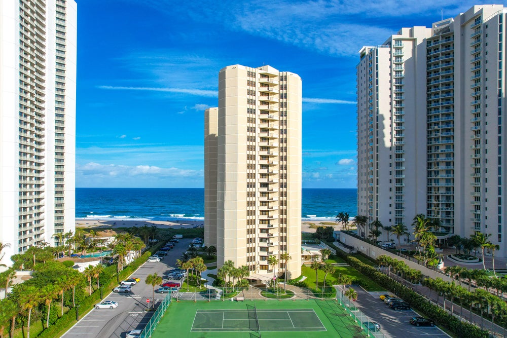 2800 N Ocean Drive B11b, Riviera Beach, FL 33404 BHGRE