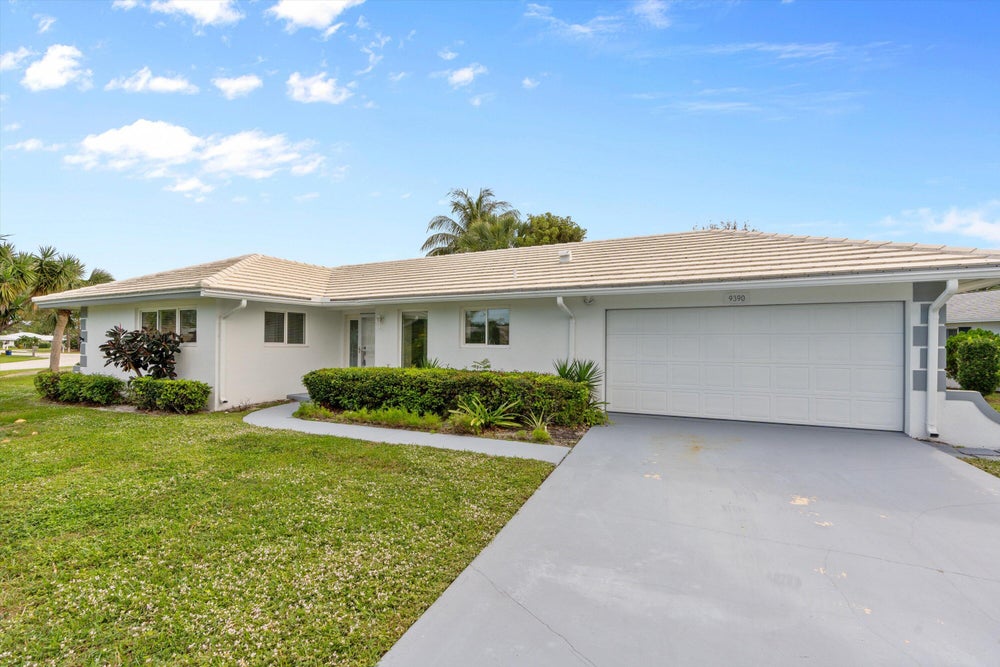 9390 SE Little Club Way N, Tequesta, FL 33469 BHGRE