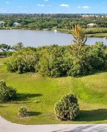 1880 Bayview Court, Vero Beach, FL 32963