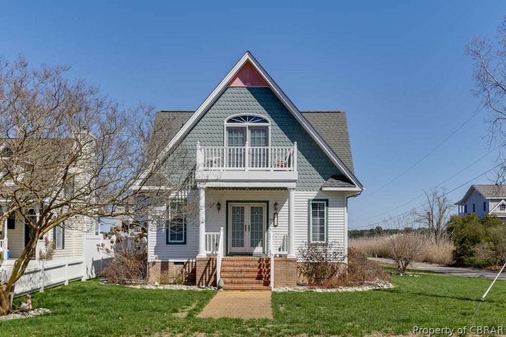 200 Lee Street, West Point, VA 23181 BHGRE