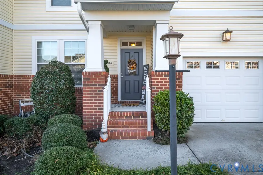 644 Abbey Village Circle, Midlothian, VA 23114 - Image #2