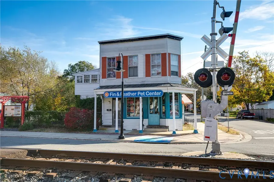 307 S Railroad Avenue, Ashland, VA 23005 - Image #2