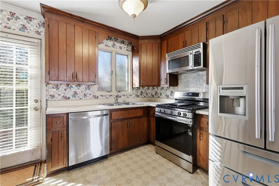 500 Floral Avenue, Colonial Heights, VA 23834 - Image #2