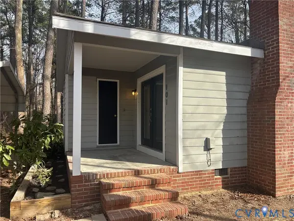 101 Pineview Drive, Hartfield, VA 23071