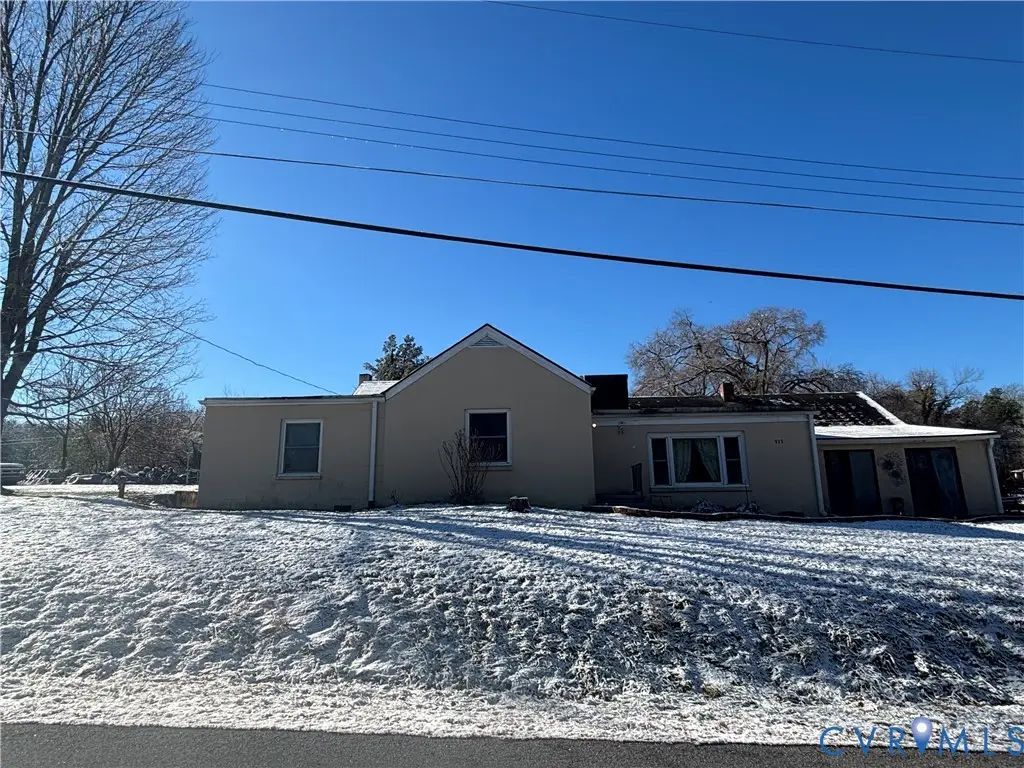 915 W Carolina Avenue, Crewe, VA 23930 - Image #1