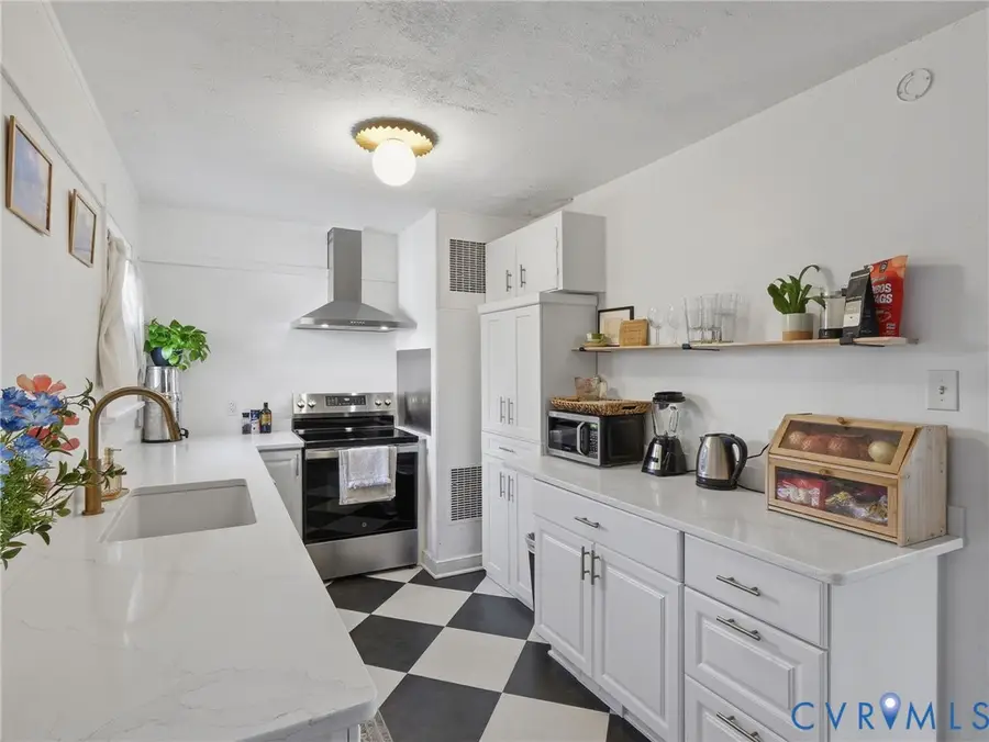 301 N Foxhill Road, Fairfield, VA 23223 - #3