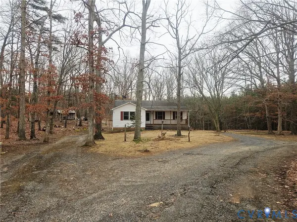 3220 Greenway Road, Gladstone, VA 24553