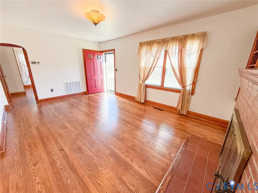 700 E Tennessee Avenue, Crewe, VA 23930 - #3