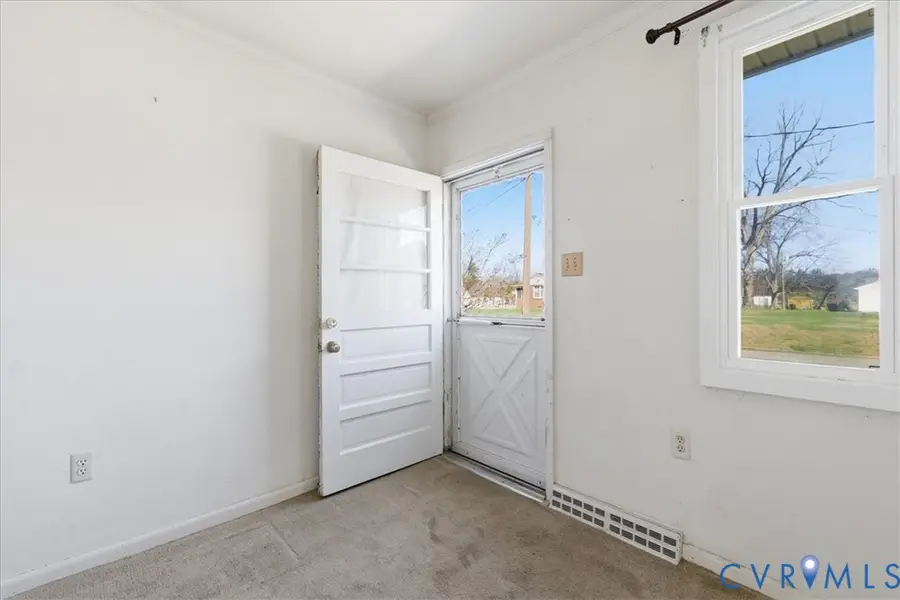 524 Clay Street, Wakefield, VA 23888 - #3