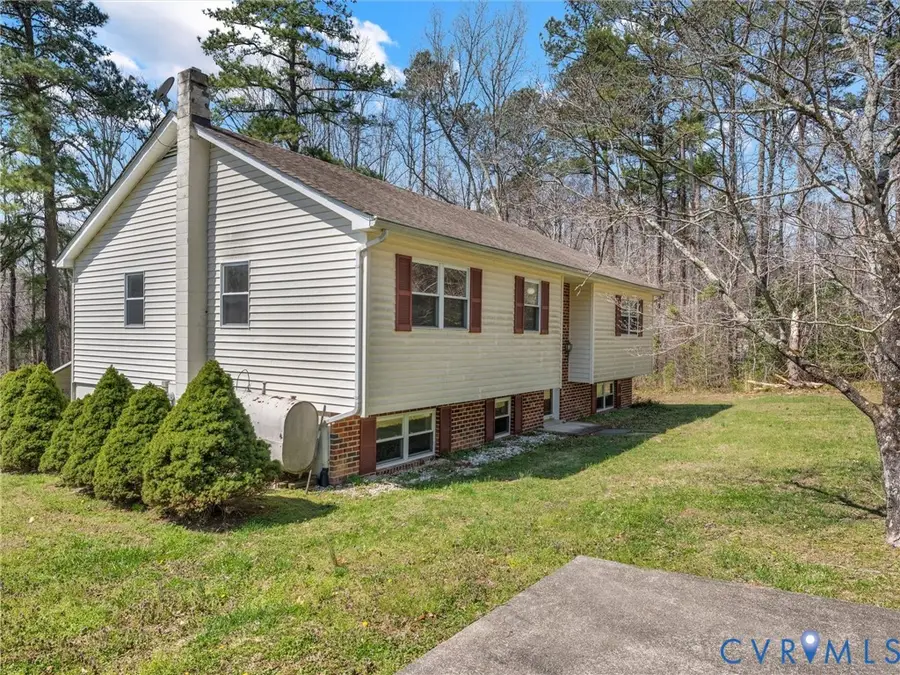 6434 W River Road, Aylett, VA 23009 - #2