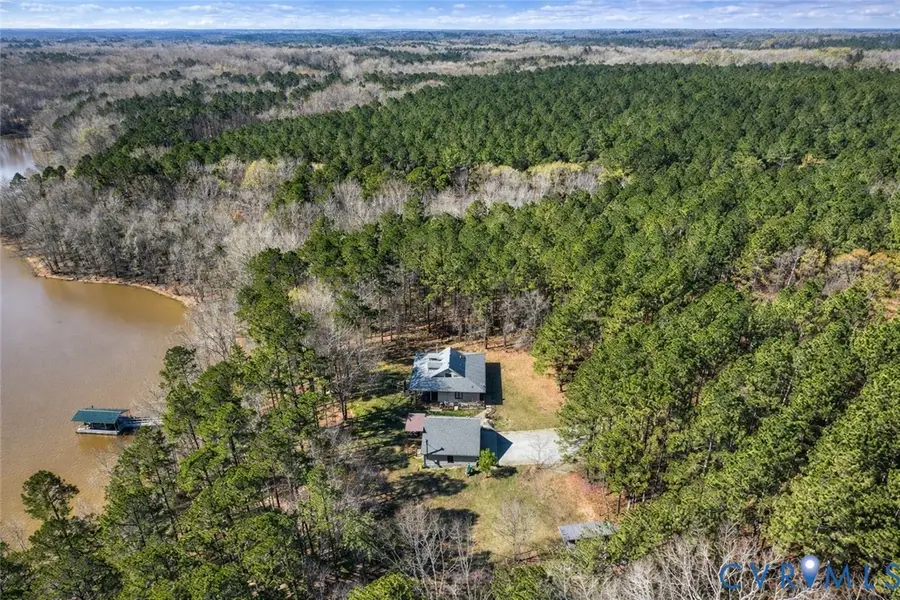 615 Sandie Point Dr, Clarksville, VA 23927 - #2