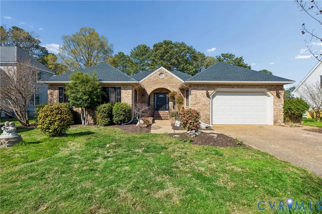 221 Wooodburn Drive, Hampton, VA 23664 - #1