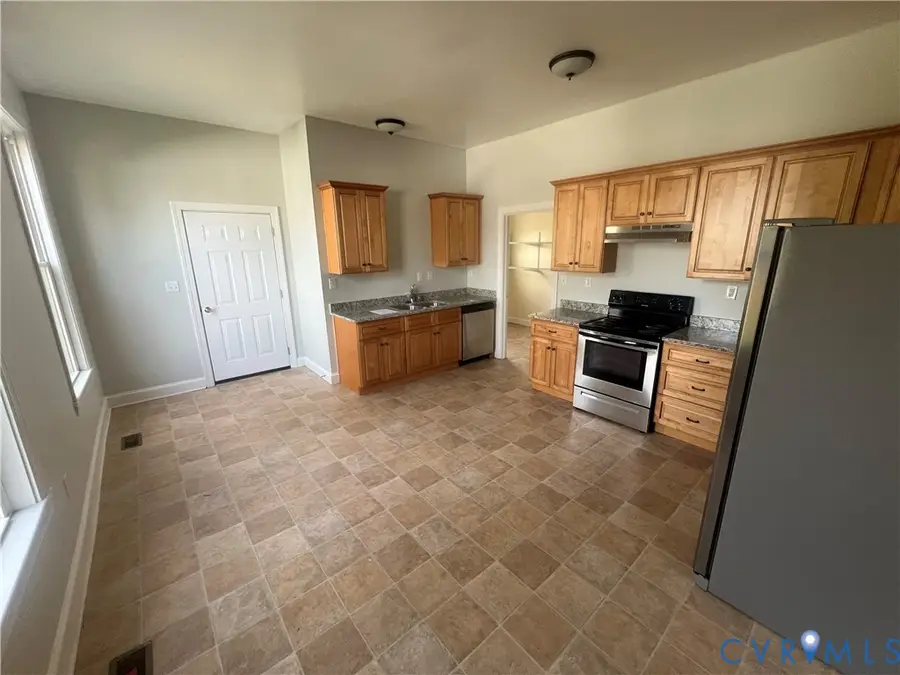 113 W Main Street, Wakefield, VA 23888 - #3