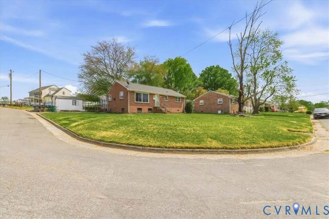 702 Keswick Road, Colonial Heights, VA 23834 - #1