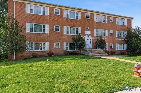 9207 Douglas Street #201, Manassas, VA 20110