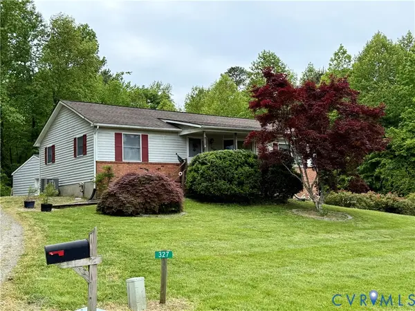 327 Gilbert Street, Kilmarnock, VA 22482