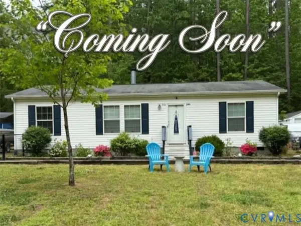 236 Hickory Drive, Hartfield, VA 23071