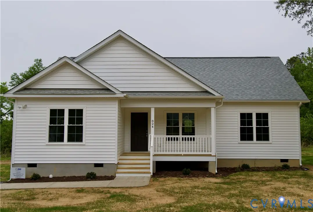 824 Nottoway Avenue, Blackstone, VA 23824 - #1