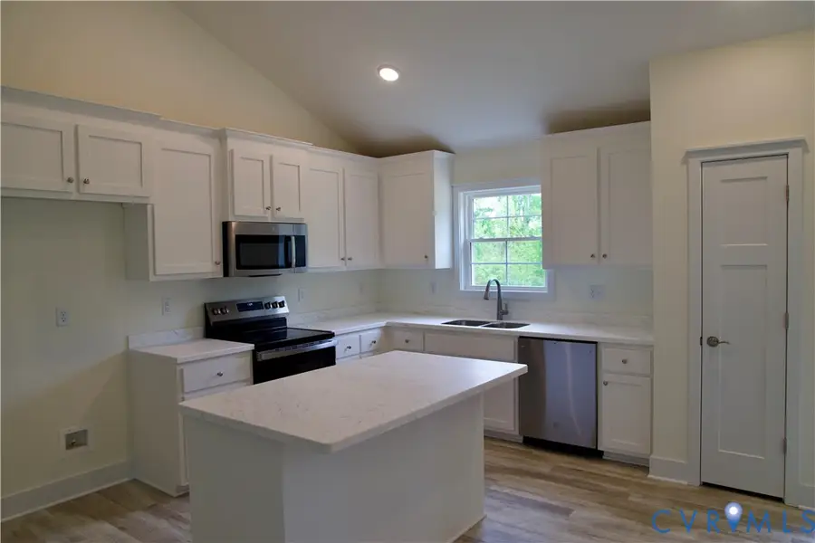 824 Nottoway Avenue, Blackstone, VA 23824 - #3