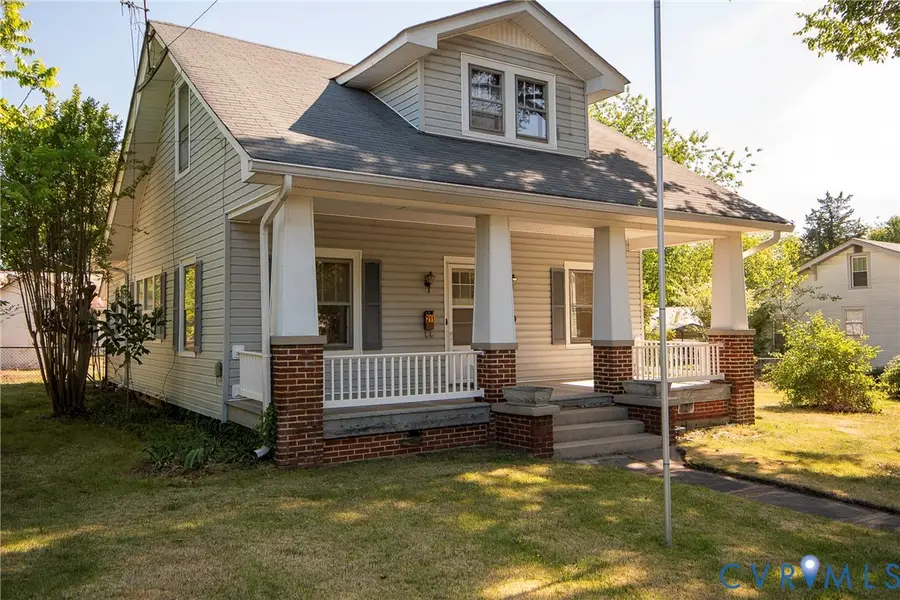 211 Dinwiddie Avenue, Blackstone, VA 23824 - #3