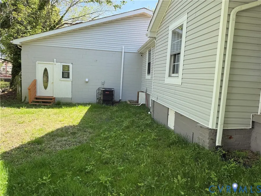 431 S 18th Avenue, Hopewell, VA 23860 - #2