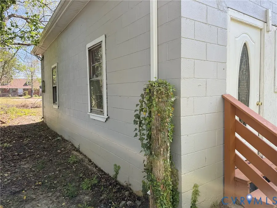 431 S 18th Avenue, Hopewell, VA 23860 - #3