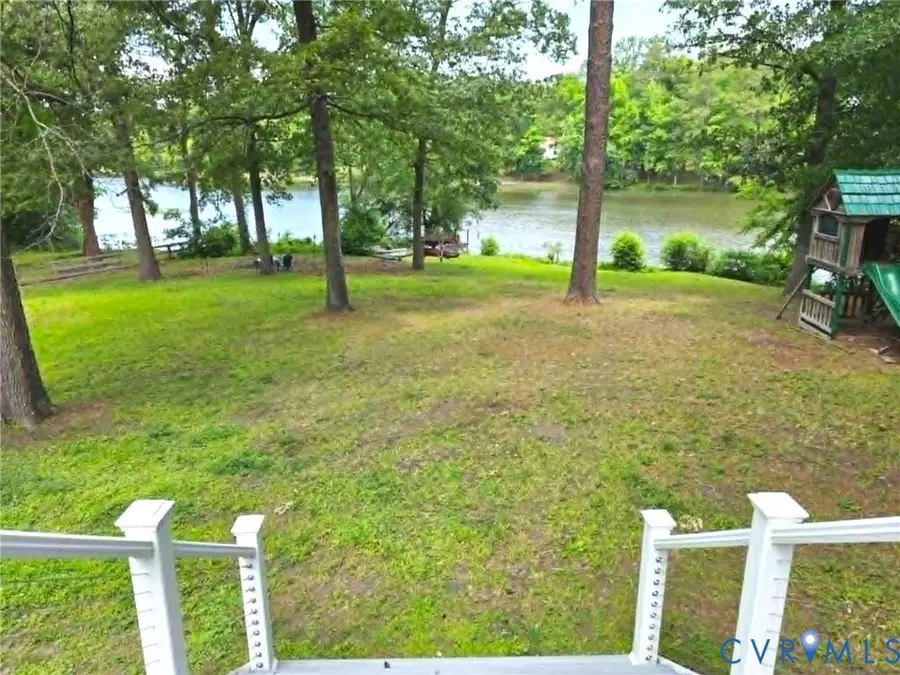 120 Lakeside Drive, Colonial Heights, VA 23834 - #2