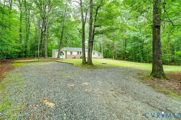 1795 Powhatan Trail, King William, VA 23086