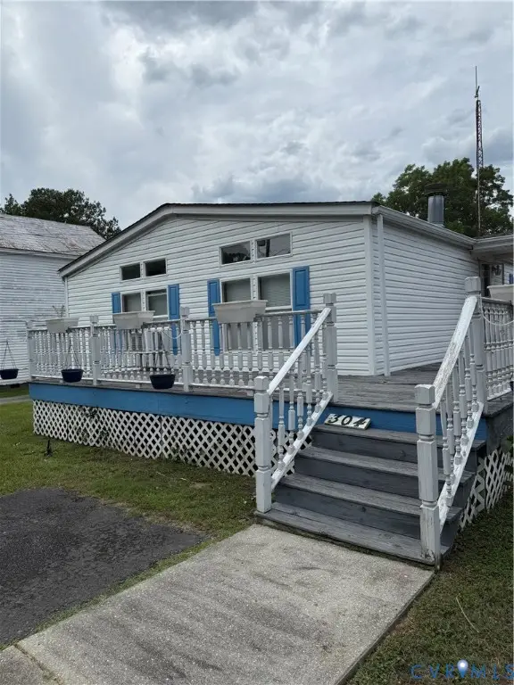 304 E Main Street, Wakefield, VA 23888 - #3
