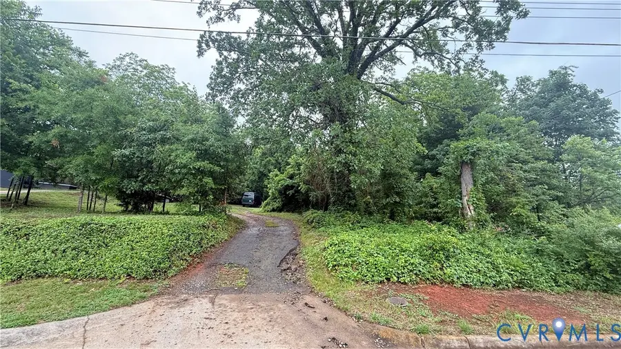 107 Moss St, Martinsville, VA 24112 - #2