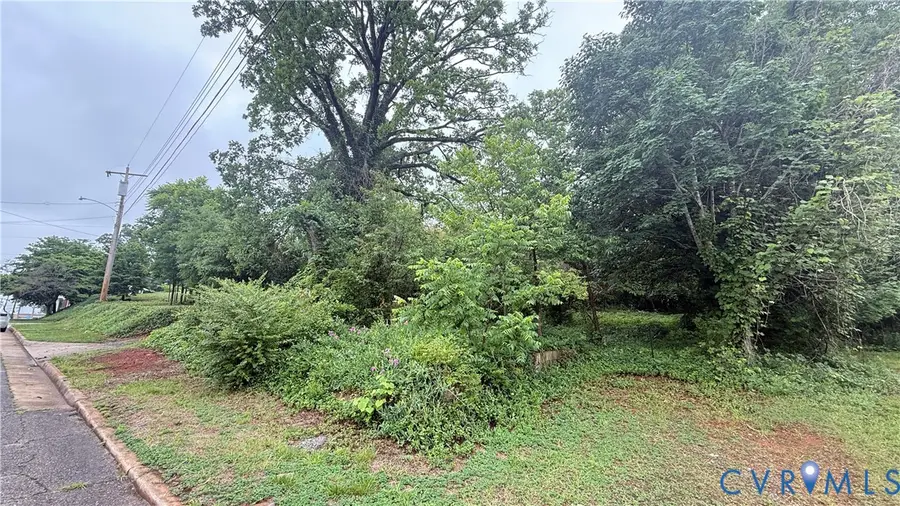 107 Moss St, Martinsville, VA 24112 - #3
