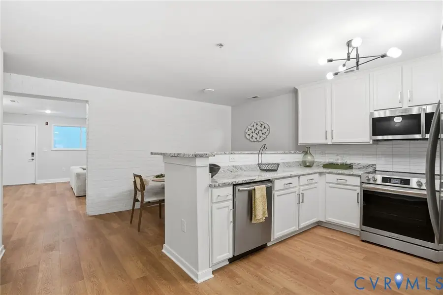 1716 Summit Avenue #20, Richmond, VA 23230 - #3