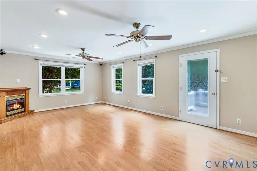 34 Oakland Street, Kilmarnock, VA 22482 - #3
