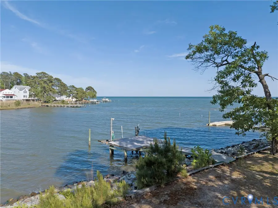 24 Lake Avenue, Deltaville, VA 23043 - #3