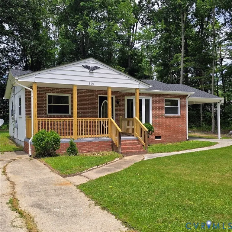 810 Luke Street, Blackstone, VA 23824 - #2