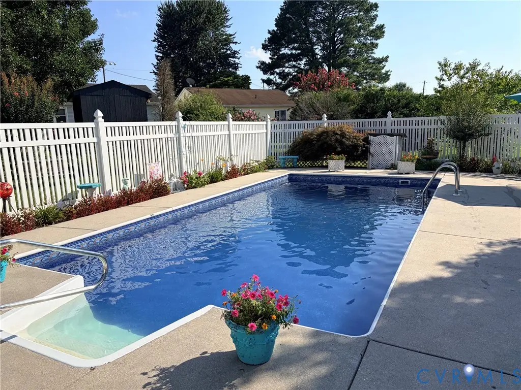 201 Cloverhill, Colonial Heights, VA 23834 - #1