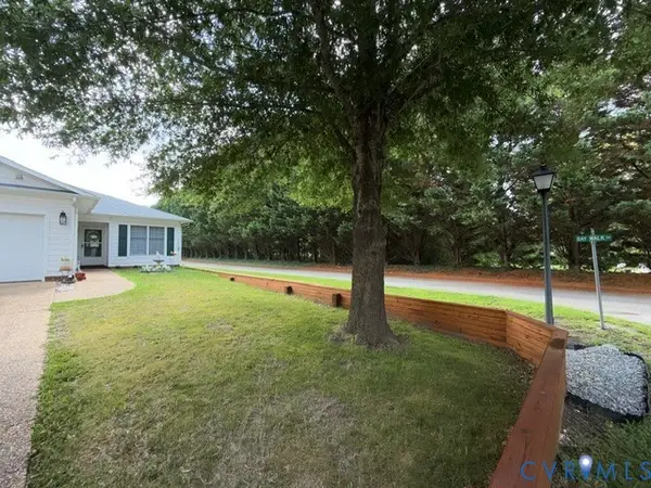 10 Bay Court, Kilmarnock, VA 22482
