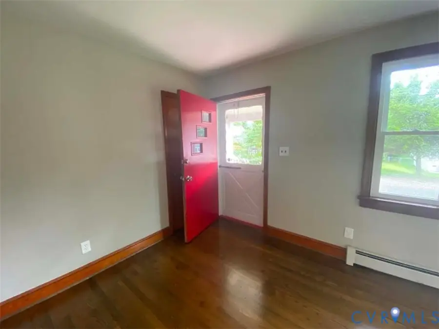 605 Walnut Avenue, Colonial Heights, VA 23834 - #3