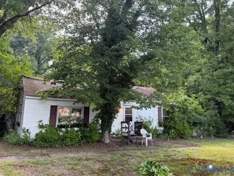 705 Thompson Street, Ashland, VA 23005 - #2