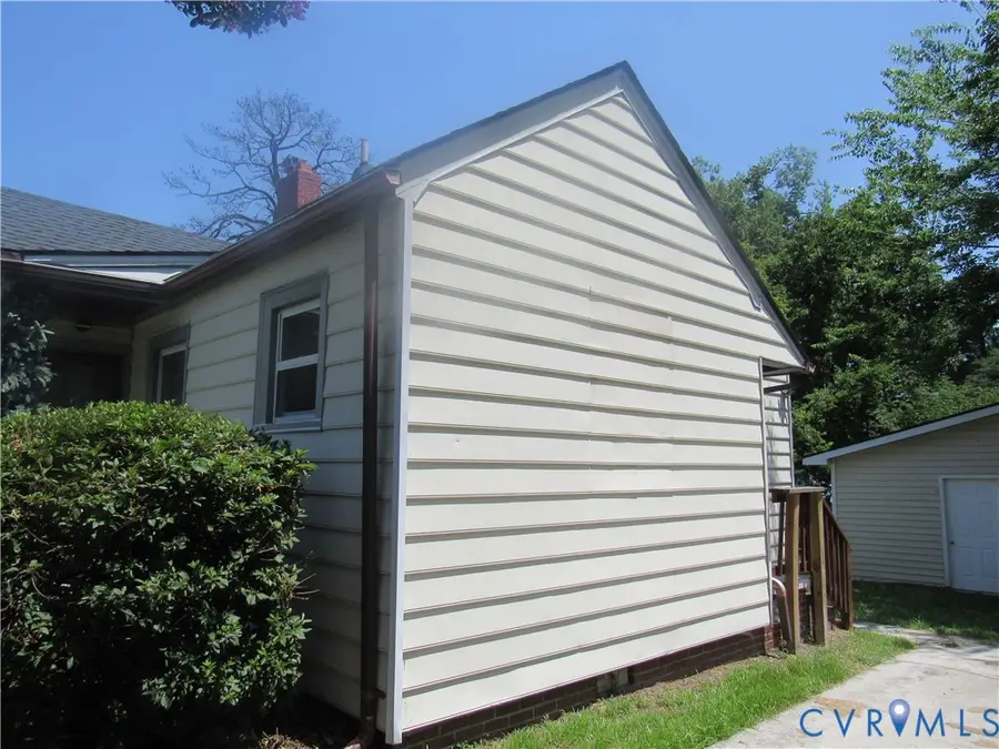903 Floral Avenue, Colonial Heights, VA 23834 - #2