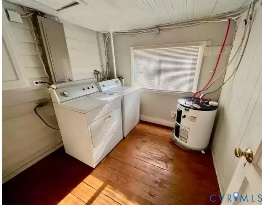406 Custis Street, Crewe, VA 23930 - #3