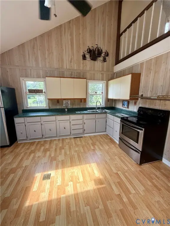 561 Shore Drive, Hartfield, VA 23071 - #3
