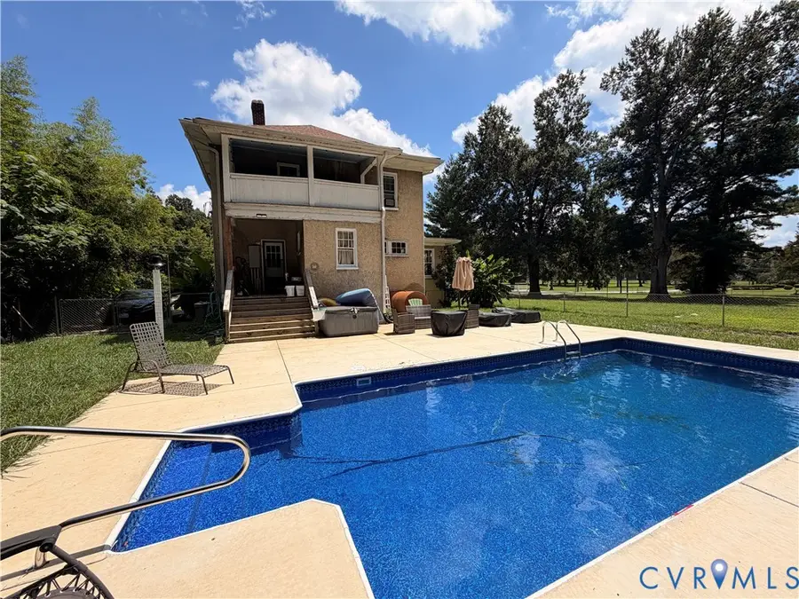 418 Oak Street, Blackstone, VA 23824 - #2