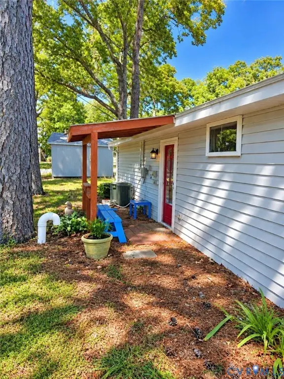 36 Beach Road, Reedville, VA 22539